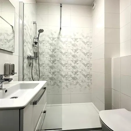 Przyjazni 16 24 - Self Check-in 20h - Lift Wroclaw